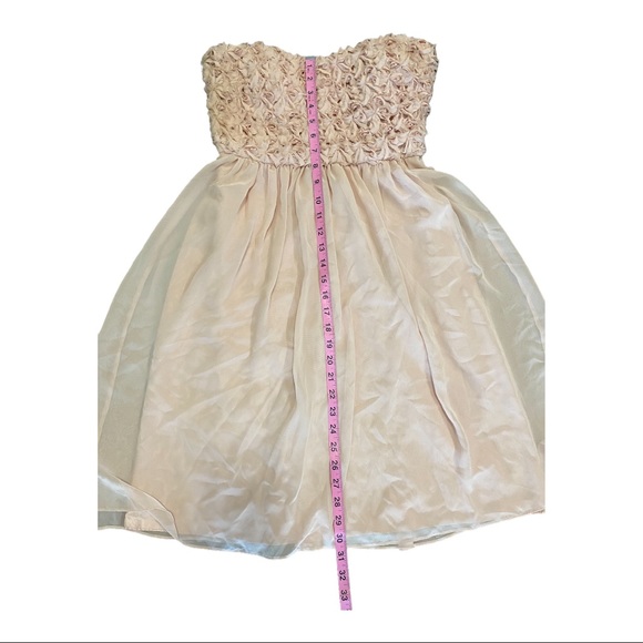 Calvin Klein Strapless Ruched Flower Bodice DRESS Chiffon Beige/Mauve 4 - Picture 3 of 7